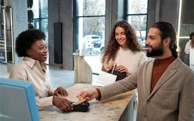 Equipos de atención preparados: cómo mejorar ventas cruzadas y upselling sin dañar la experiencia del cliente